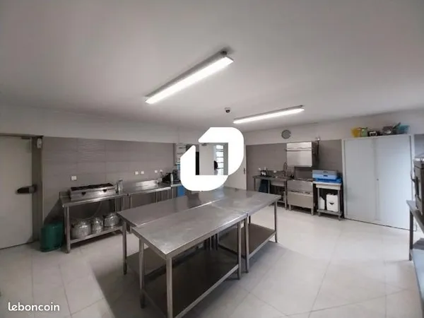 Local commercial 1000 m² 