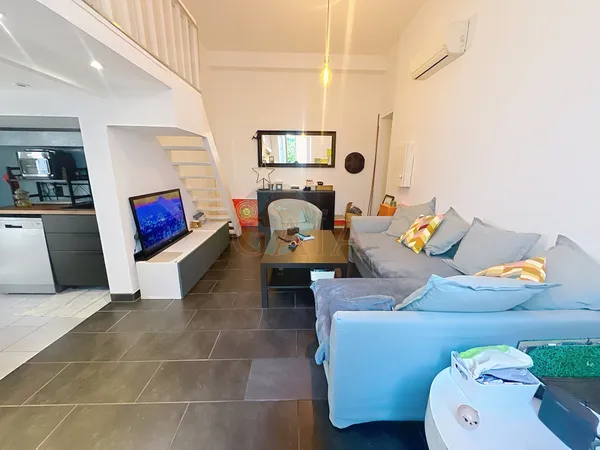 EXCLUSIVITE Beau 2 pièces en duplex à CANNES bas-carnot avec 