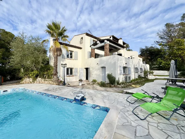 Villa 11 pièces Saint-Raphael 