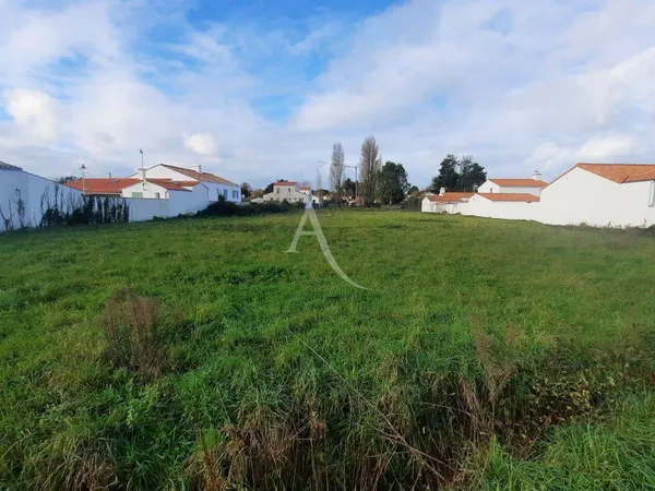 Terrain 2500 m² 