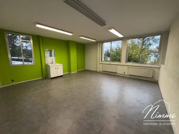 Bureaux 145 m² 