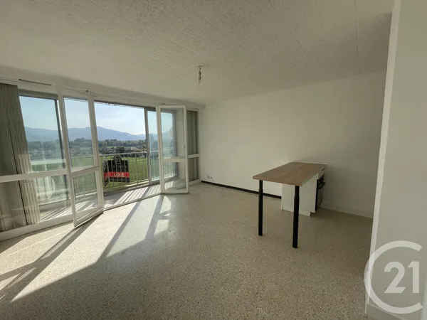 Studio 1 pièce 31 m² 