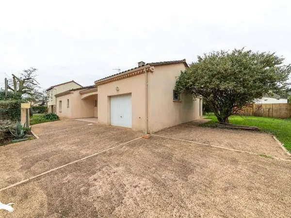 Maison de plain-pied 4 pièces 120 m² 
