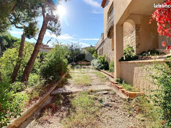 Maison 6 pièces 240 m² 