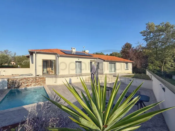 Au calme Maison individuelle T6 évolutive rénovée avec piscine 