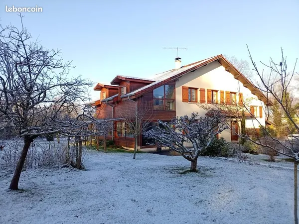 Maison 8 pièces 231 m² 