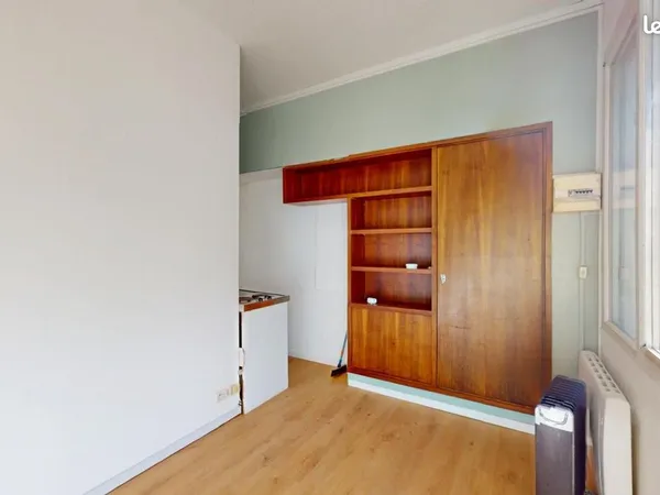 Studio 1 pièce 14 m² 