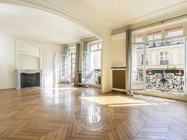 Paris 7 - Fontaine de Mars - Appartement familial - Immeuble de standing - 3 chambres 