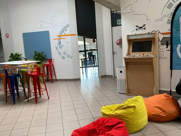 Local 760 m² HEROUVILLE SAINT CLAIR 