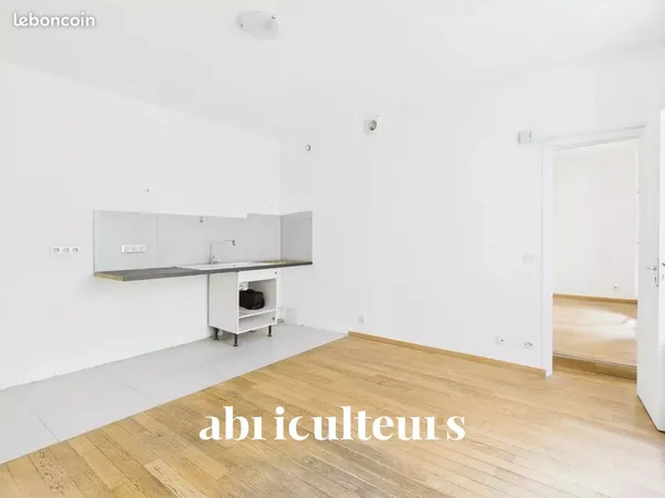 Local 33 m² Paris 7ème 