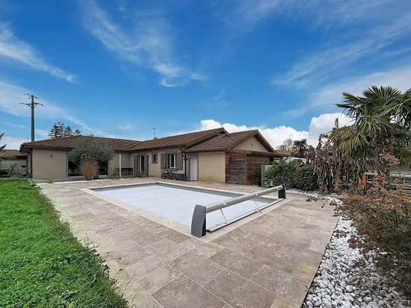 Maison de plain-pied 7 pièces 175 m² 