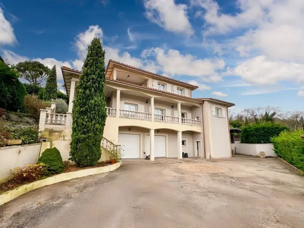 Maison 5 pièces 180 m² 