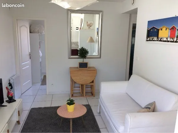 T2, 30m2 meublé, vue piscine & jardin 