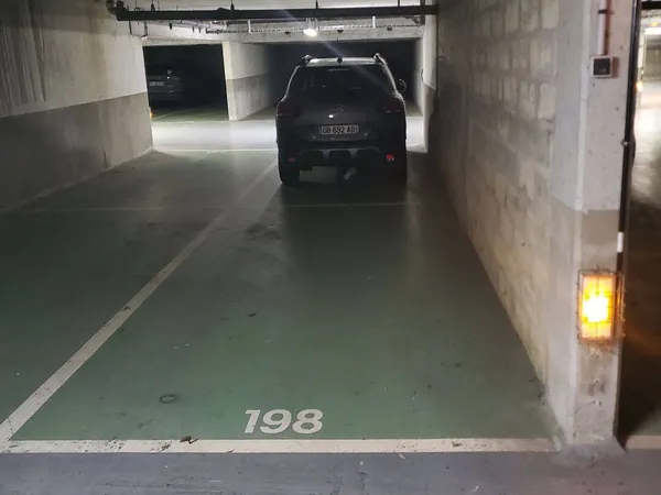 Parking 12 m² 