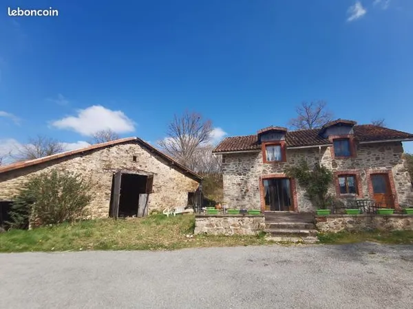 Maison 8 pièces 238 m² 