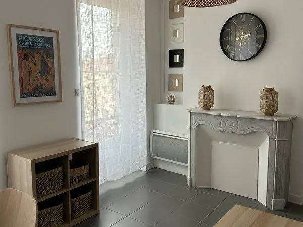Joli t2 meuble timone 13005 
