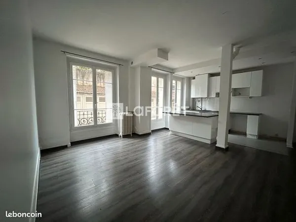 Local professionnel 63 m² 