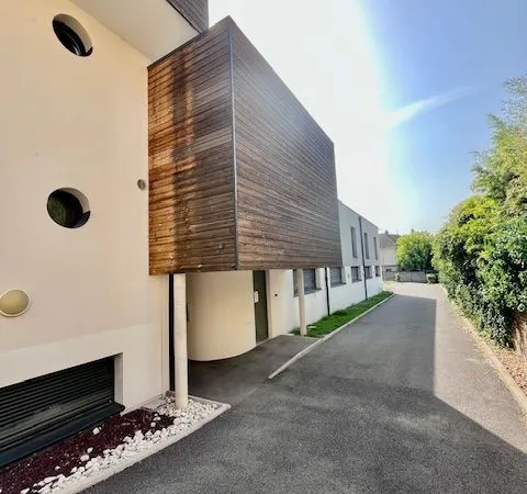 Studio 1 pièce 24 m² 