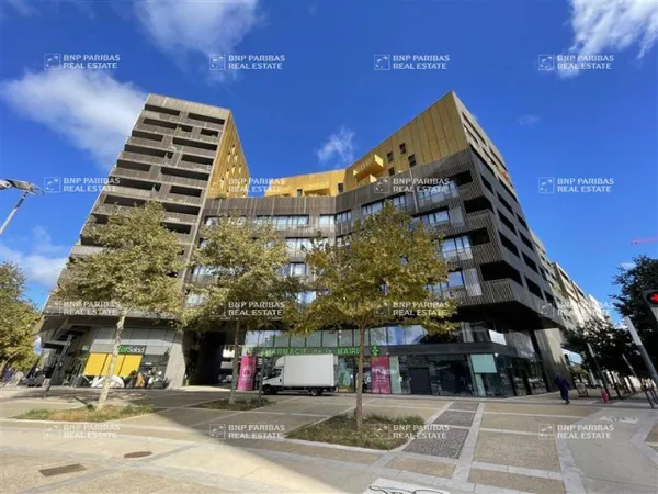 Bureaux 168 m² 