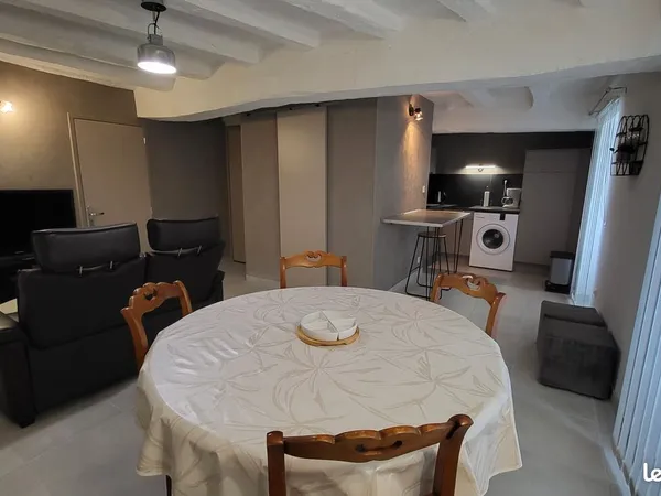 Appartement meublé, premier étage à Saumur 