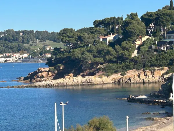 Cabanon avec vue mer et potentiel exceptionnel 