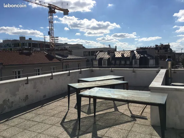Grand appartement avec terrasse à Saint Ouen 