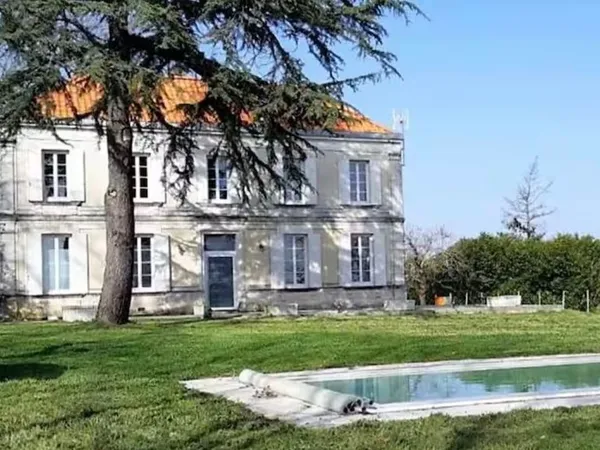 Maison en pierre 10 pièces 270 m² 
