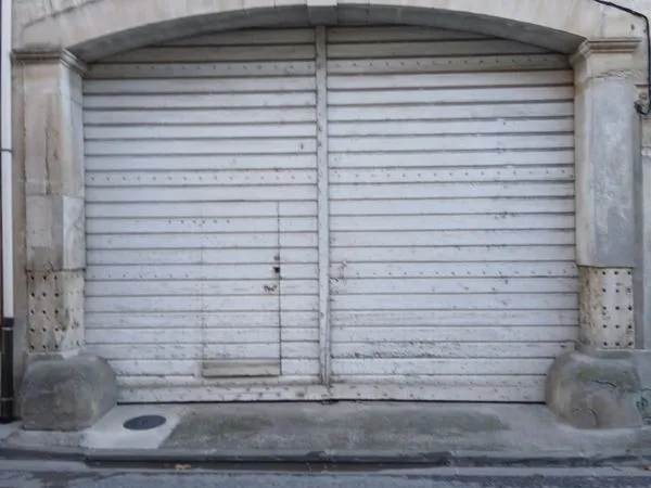 Parking - Garage Location Sallèles-d'Aude  210m² 600€