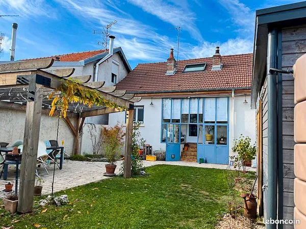 CHENOVE - Maison 5 pièces avec jardin 