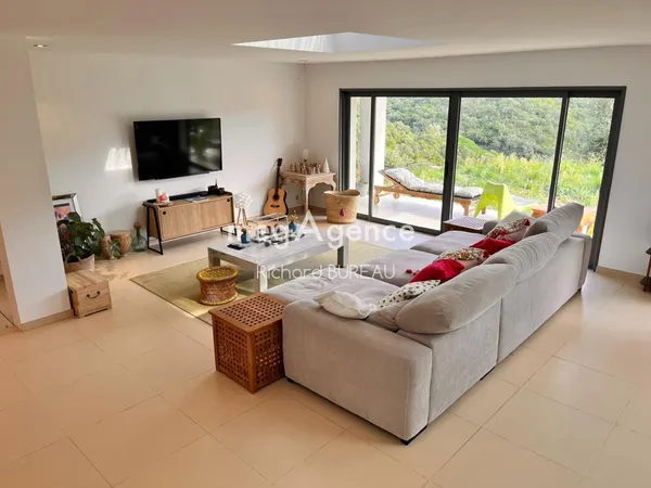 Villa d'architecte, vue panoramique à Valcros 