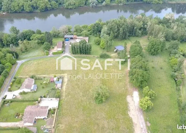 Terrain 1900 m² 