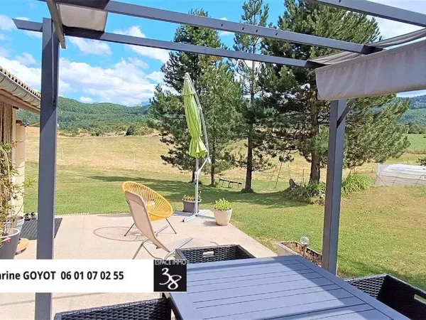 Maison 14 pièces 215 m² 