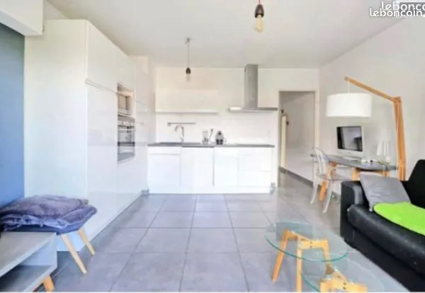 Vente beau studio six fours 