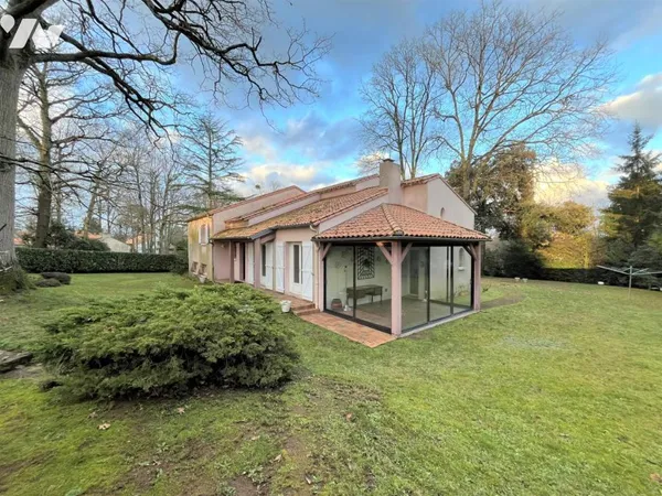 Maison 8 pièces 184 m² 