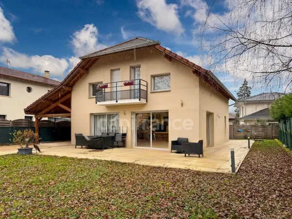 Maison à vendre 6 pièces PREVESSIN MOENS (01) 