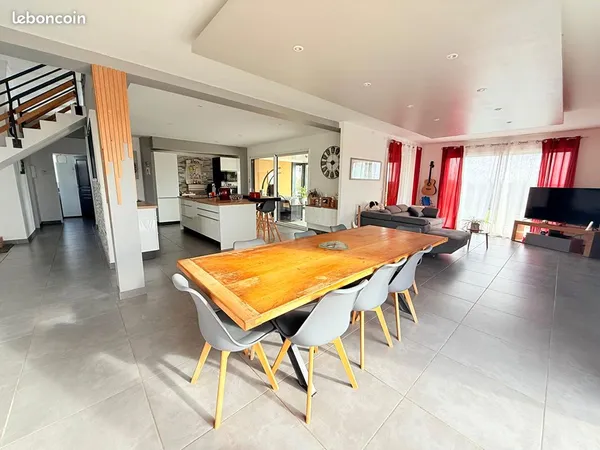 Maison 6 pièces 165 m² 