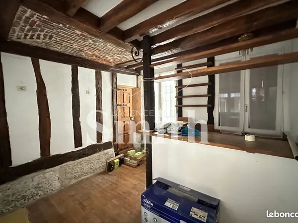 Studio 1 pièce 24 m² 