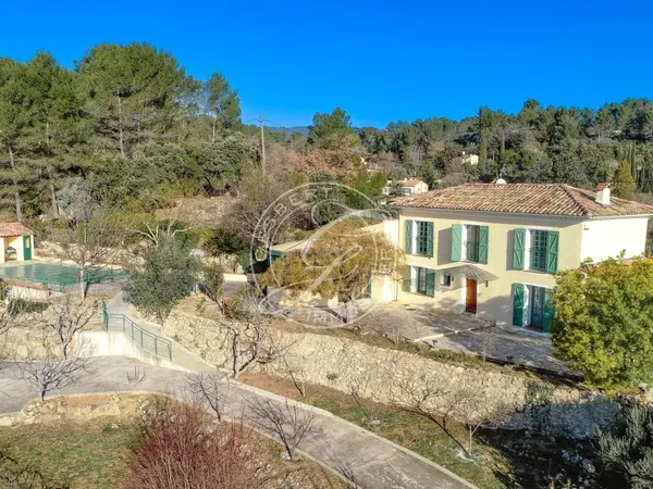 A VENDRE FLAYOSC - Bastide rénovée du XIXème siècle avec dépendance, piscine et vue village 