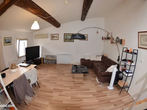 Studio avec coin couchage en mezzanine 