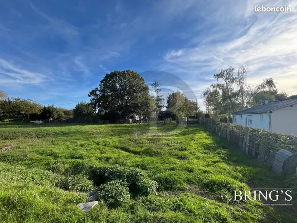 Terrain 1 275 m² Grand Auverne 