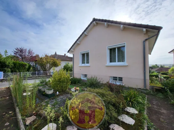 Maison avec jardin et dépendance proche centre ville 