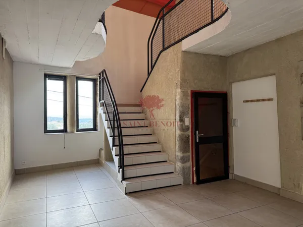 A VENDRE A MONTPEYROUX APPARTEMENT TYPE F4 