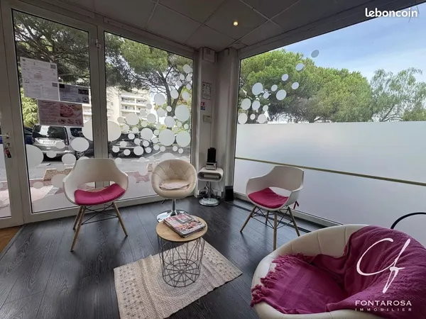 Local 64 m² Fréjus 