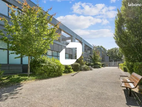 Bureaux 1484 m² 
