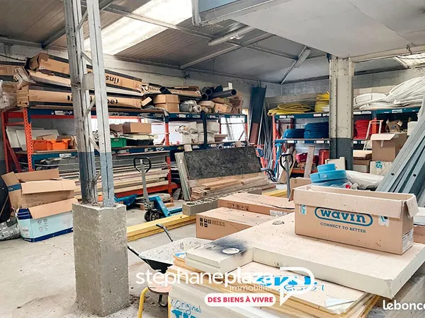 Local commercial 450 m² GRAND COURONNE 