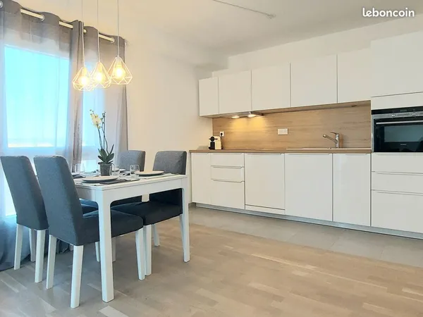 Grand T2 récent meublé - Balcon, parking, résidence de standing - Val de Fontenay (RER à 5 min) 