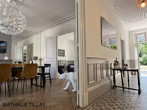 ORLEANS centre, maison bourgeoise a vendre, avec jardin et ascenseur, rare 
