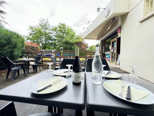 En exclusivité, bar restaurant à Fontaine 