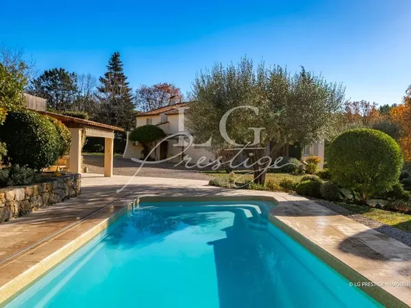 Charmante villa provençale sans travaux, au calme à Fayence 