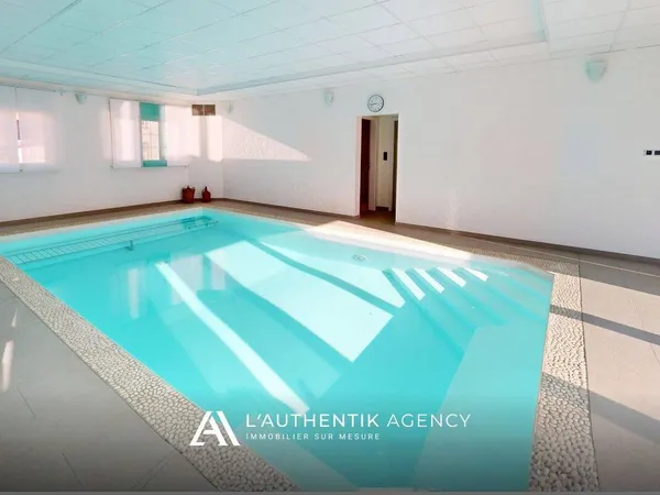 Villa 8 pièces 366 m² 